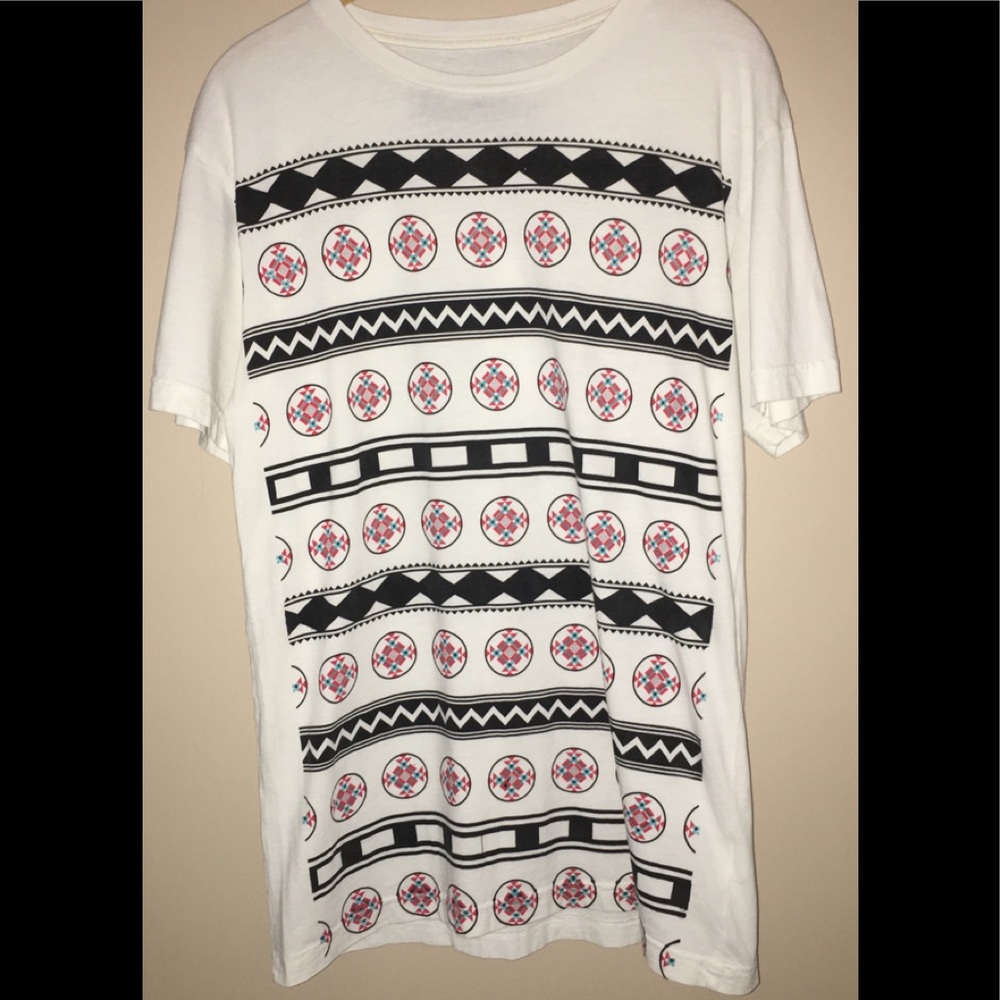 Katin T-Shirt Cream w/ Aztec Print EUC Small